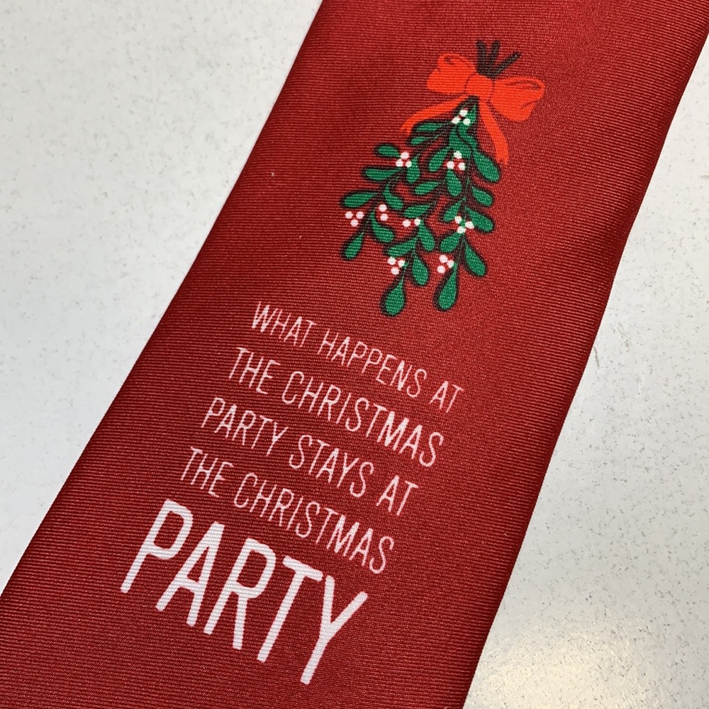 🎄Red St. Nicholas Square Tie NWT